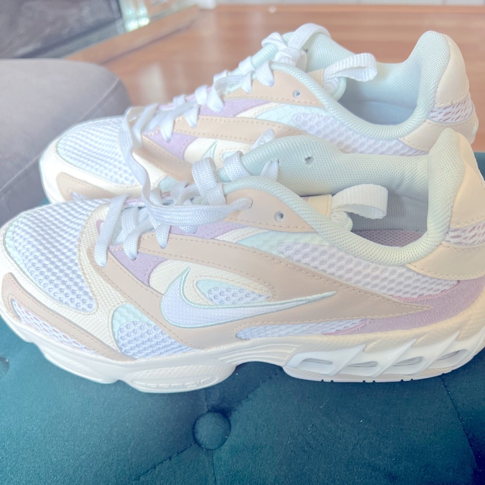 WOMEN'S NIKE ZOOM AIR FIRE CASUAL SHOES